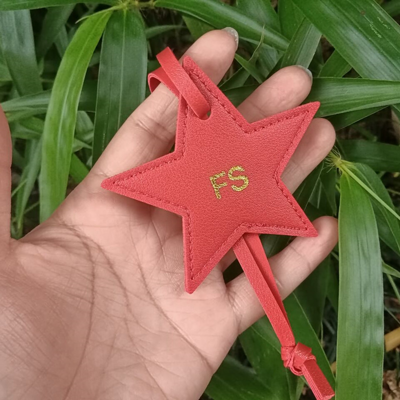 1ชิ้นฟรีชื่อย่อห้าแฉกหนังกระเป - Monogram Keychain Leather บทวิจารณ์และราคา